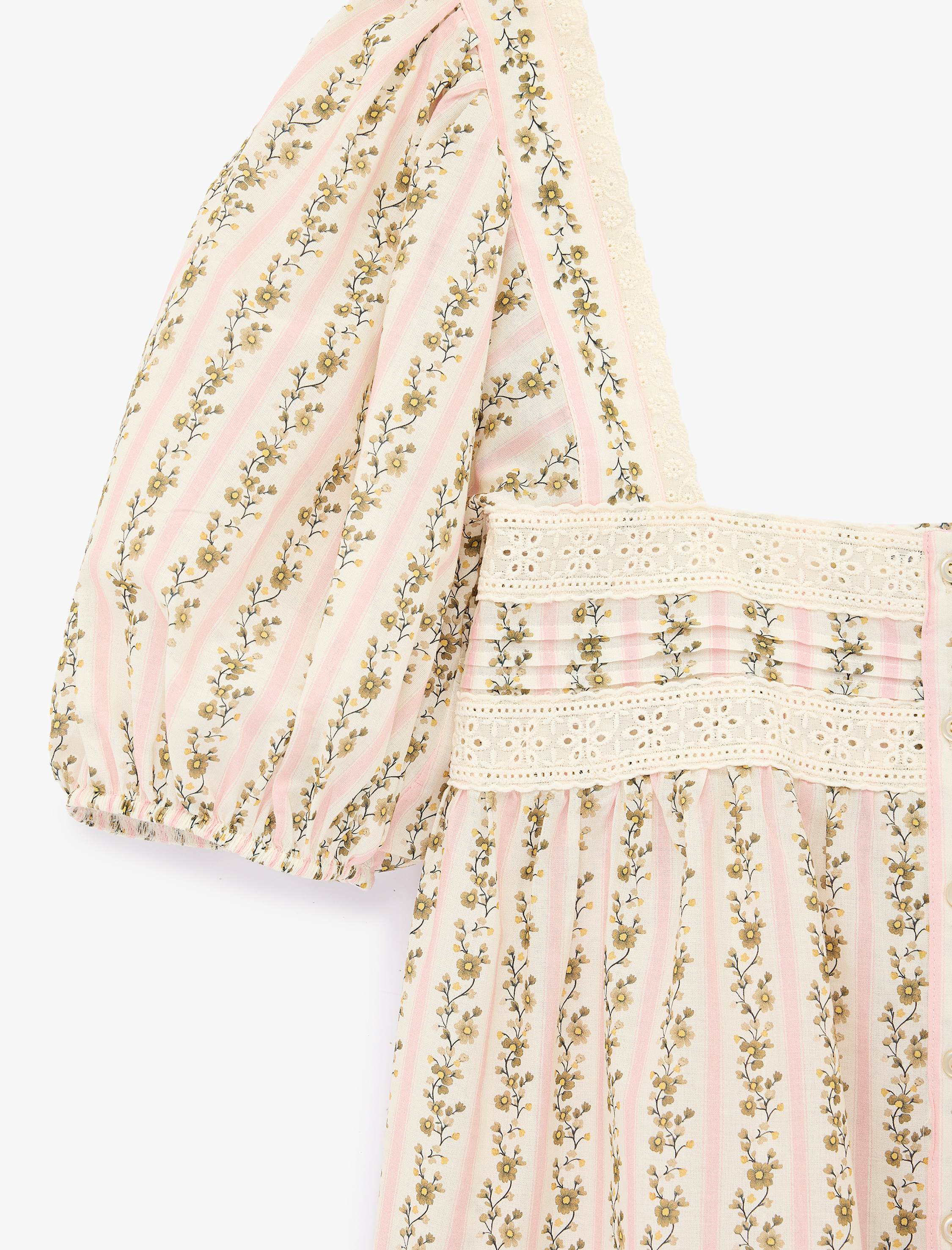   Pamuklu Vual Kumaş Dantel Detaylı Kare Yaka Kısa Balon Kollu Çiçekli Bluz