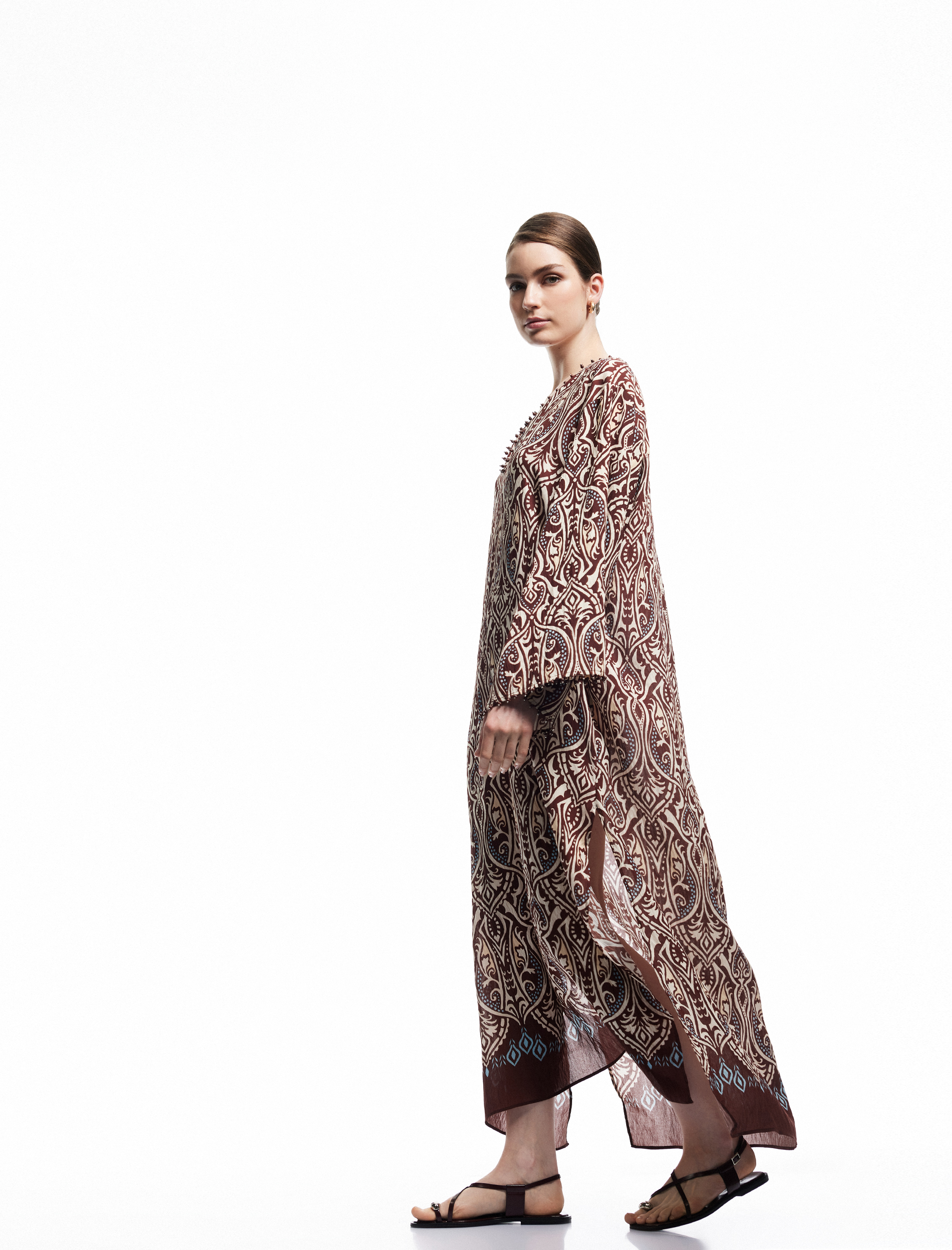   Koton X Melis Ağazat - Yırtmaç Detaylı Etnik Desenli Uzun Geniş Kollu V Yaka Kimono Elbise