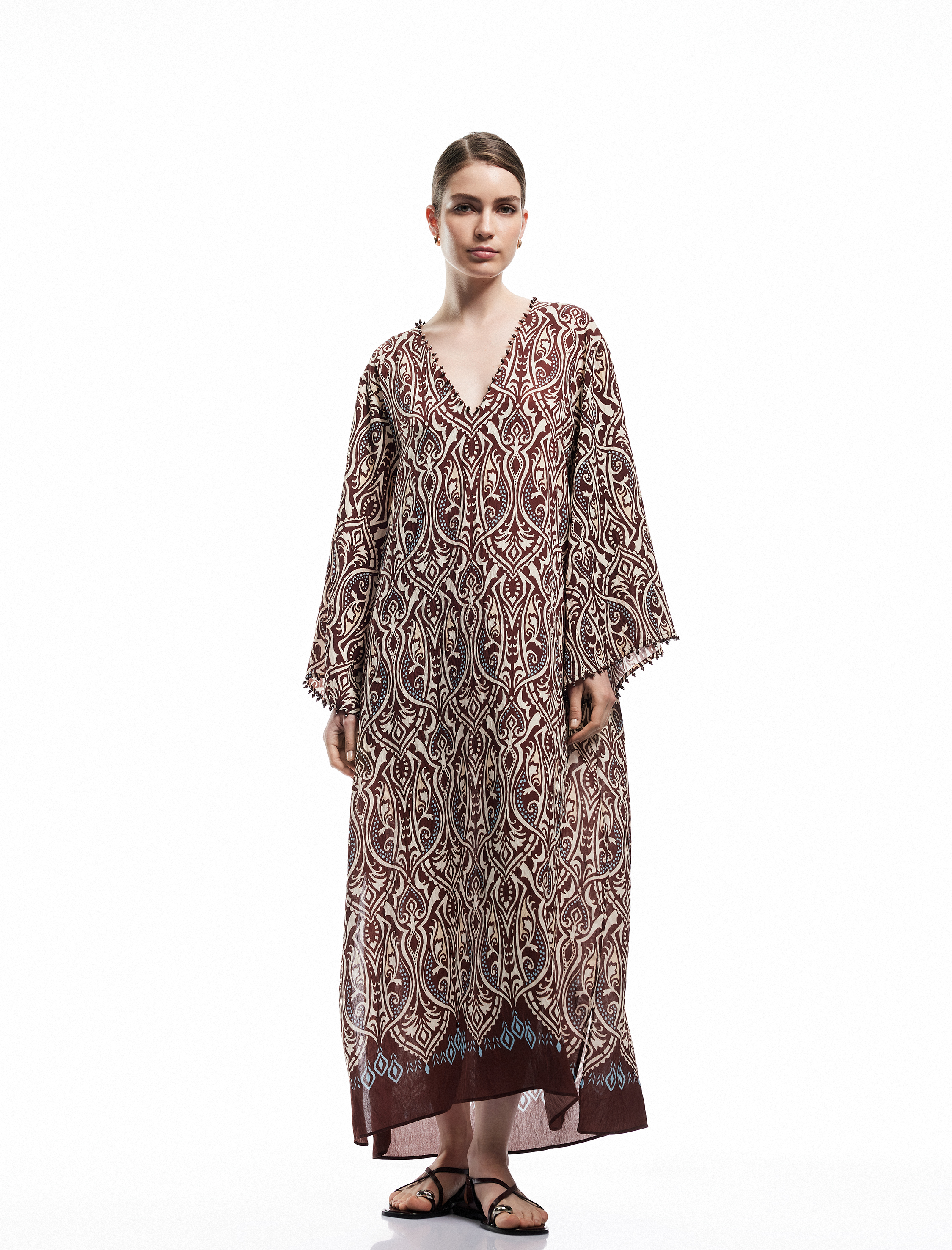   Koton X Melis Ağazat - Yırtmaç Detaylı Etnik Desenli Uzun Geniş Kollu V Yaka Kimono Elbise