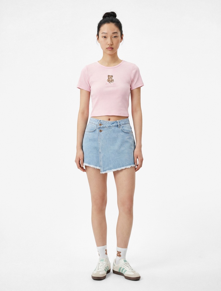  Pamuklu Düğme Detaylı Cepli Asimetrik Mini Denim Şort Etek