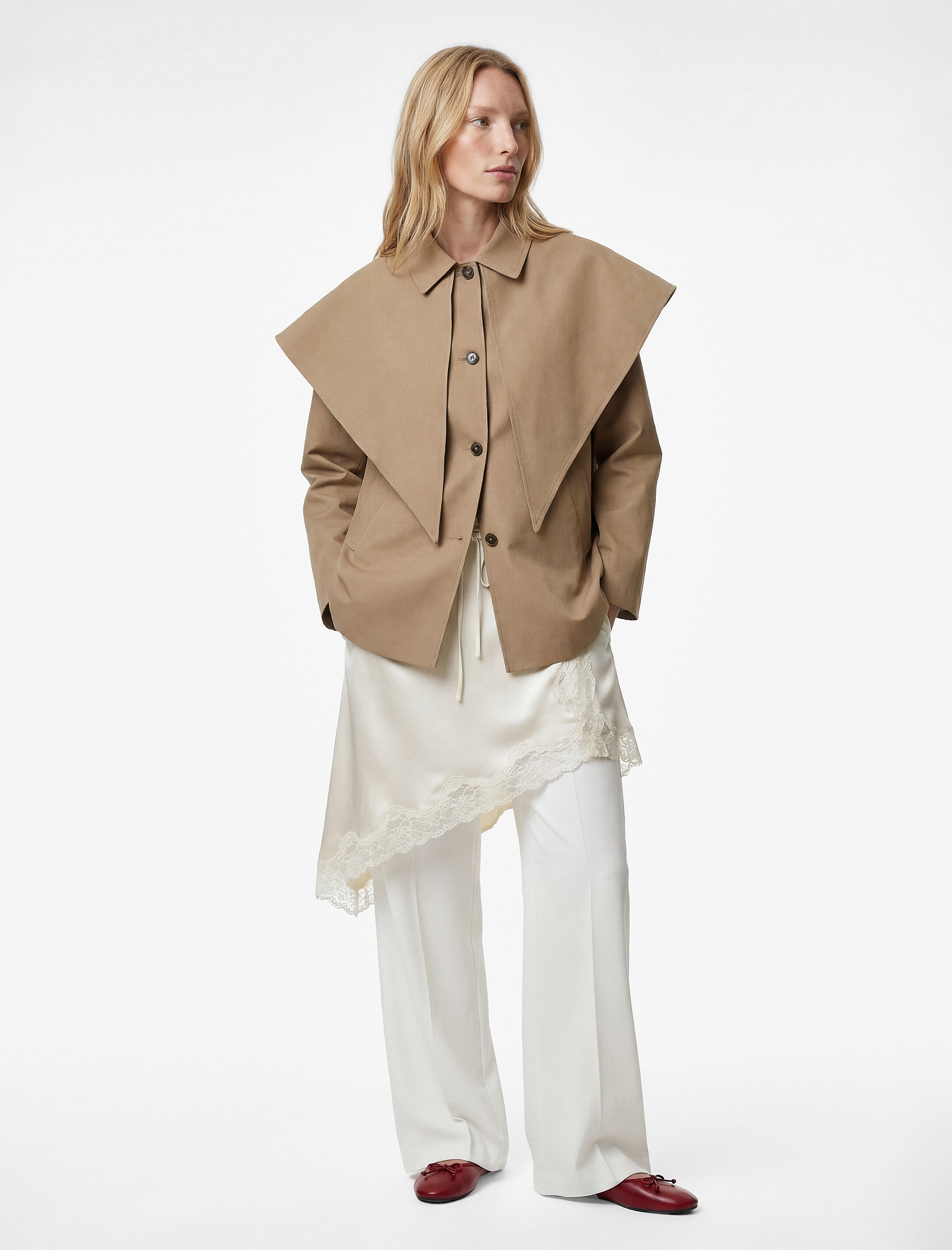   Gabardin Kumaş Uzun Kollu Cepli Düğmeli Pelerin Detaylı Oversize Trençkot