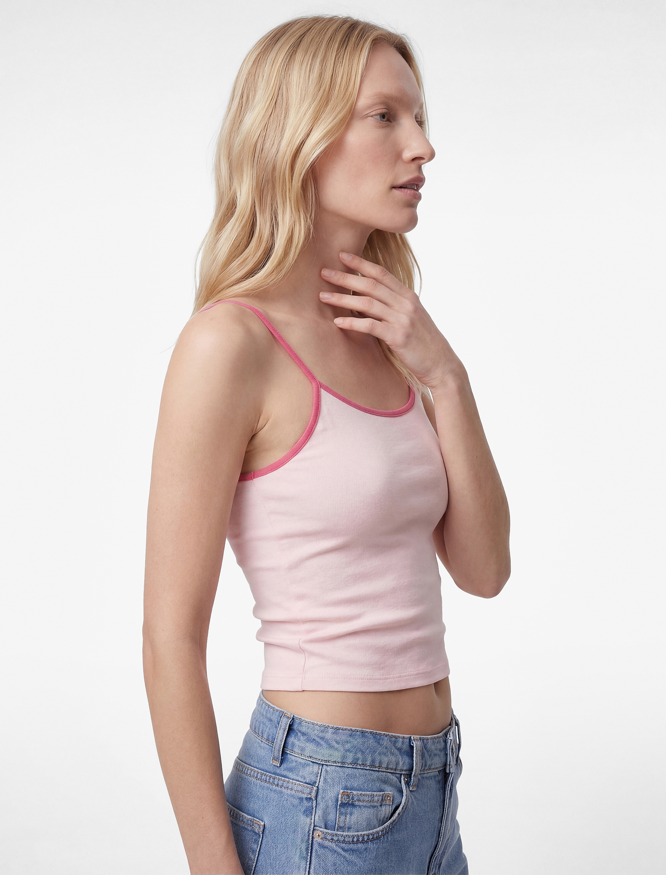   Pamuklu Renk Kontrastlı Slim Fit U Yaka Askılı Bluz