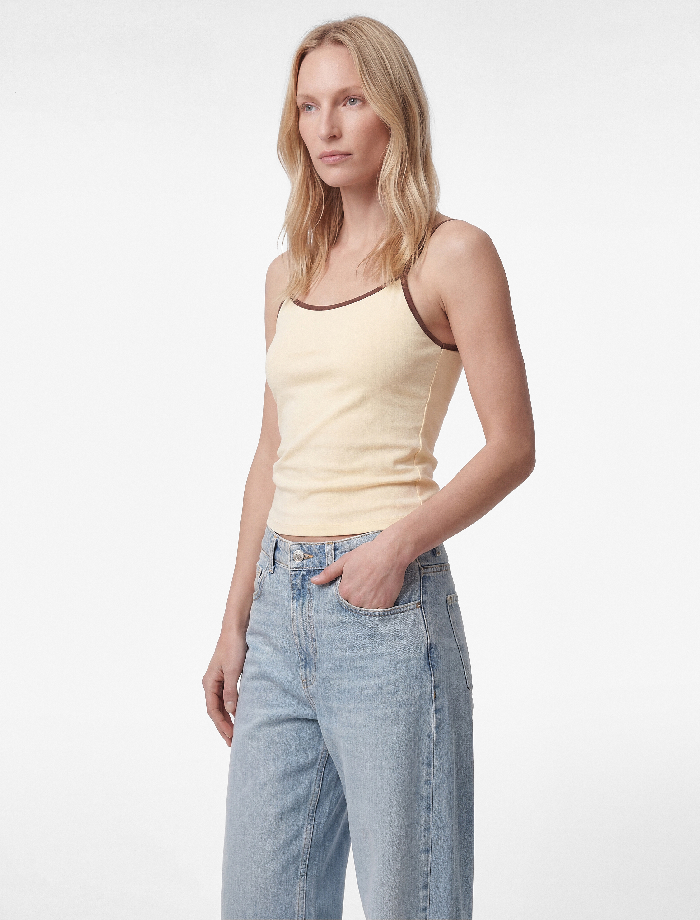   Pamuklu Renk Kontrastlı Slim Fit U Yaka Askılı Bluz