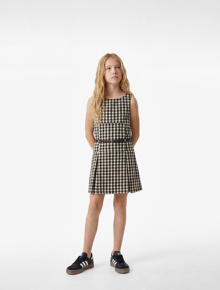 Kız Çocuk Kemer Detaylı Piliseli Bisiklet Yaka Kolsuz Ekoseli Elbise