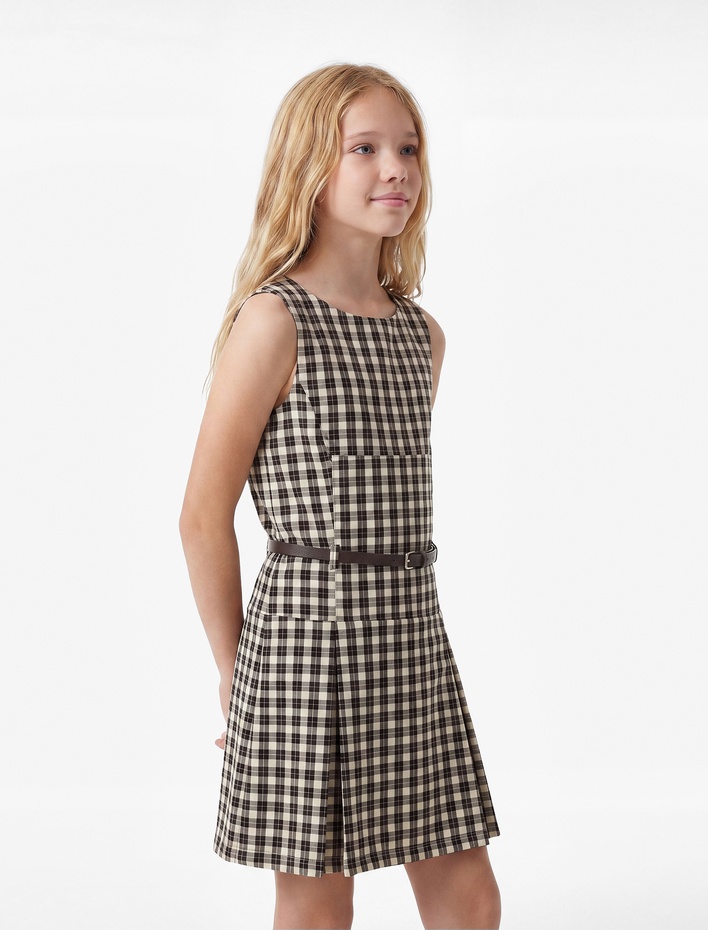 Kız Çocuk Kemer Detaylı Piliseli Bisiklet Yaka Kolsuz Ekoseli Elbise
