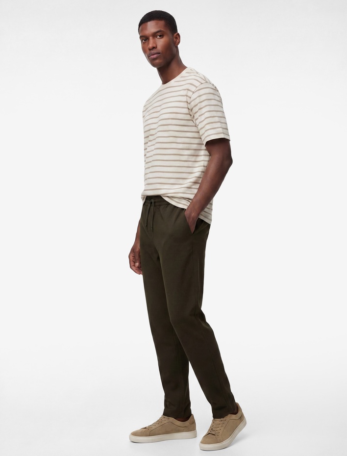  Regular Fit Viskon Karışımlı Cepli Beli Bağcıklı Kumaş Pantolon