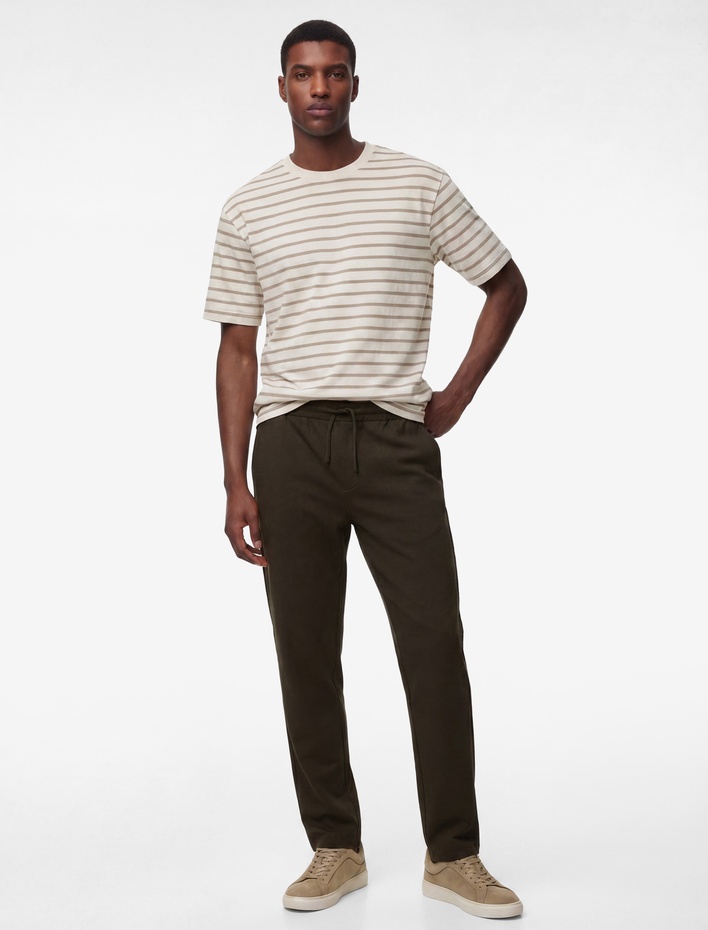  Regular Fit Viskon Karışımlı Cepli Beli Bağcıklı Kumaş Pantolon