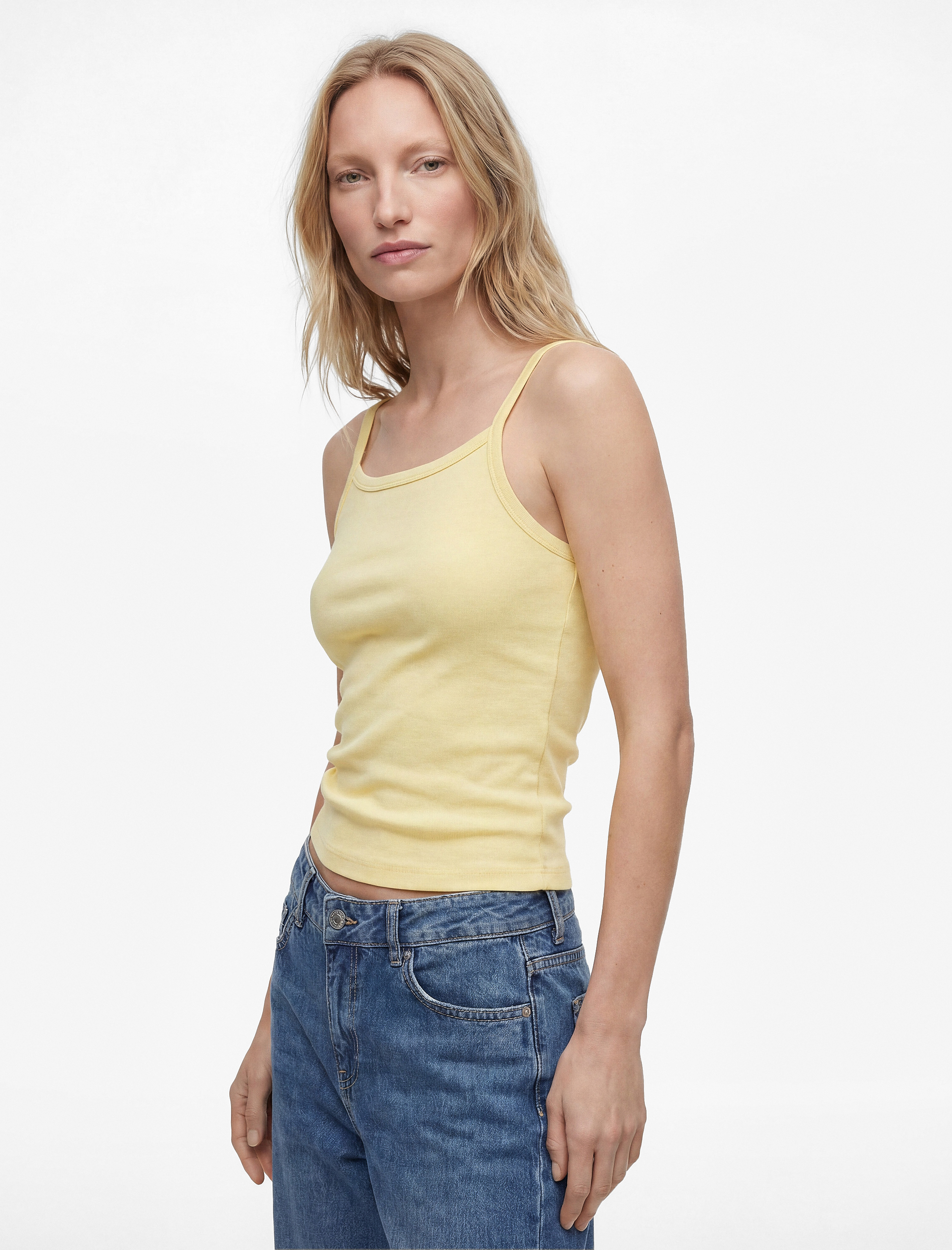   Slim Fit Ribanalı Kolsuz Kare Yaka Bluz