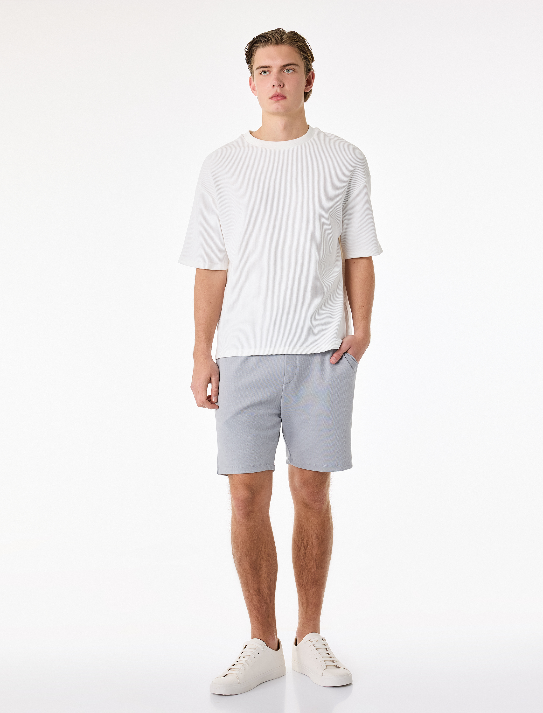   Regular Fit Cepli Beli Bağcıklı Bermuda Şort