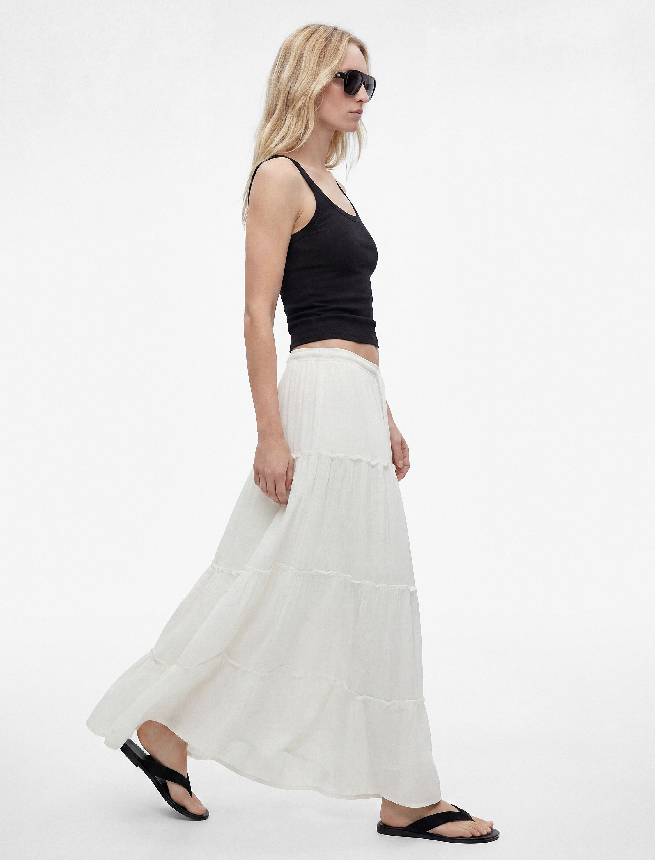   Modal Kumaş Slim Fit U Yaka Askılı Top