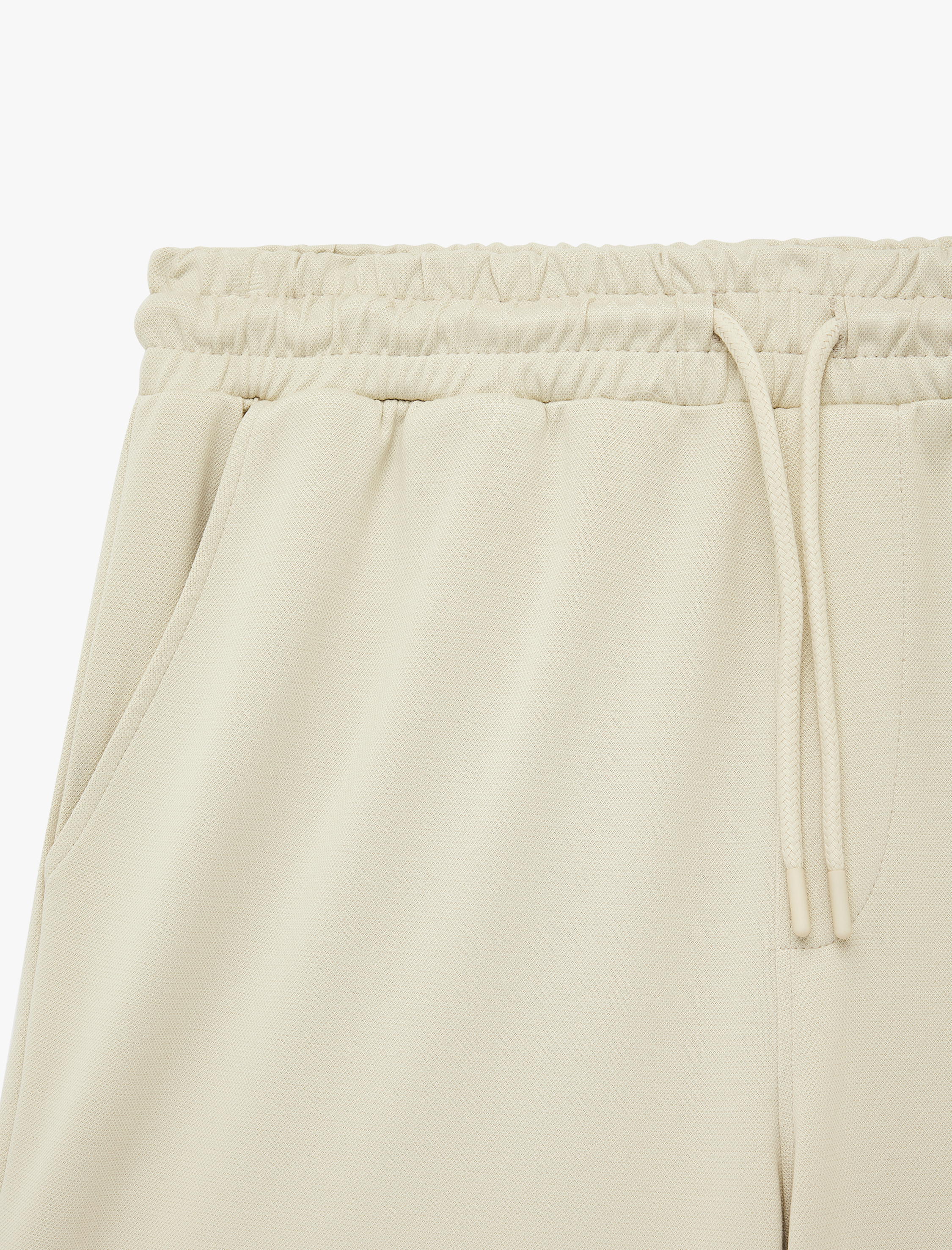   Regular Fit Viskon Karışımlı Beli Bağcıklı Şort