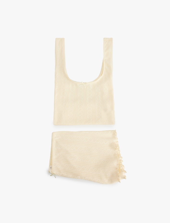  Pamuklu Rahat Kesim Askılı Şortlu Pijama Takımı