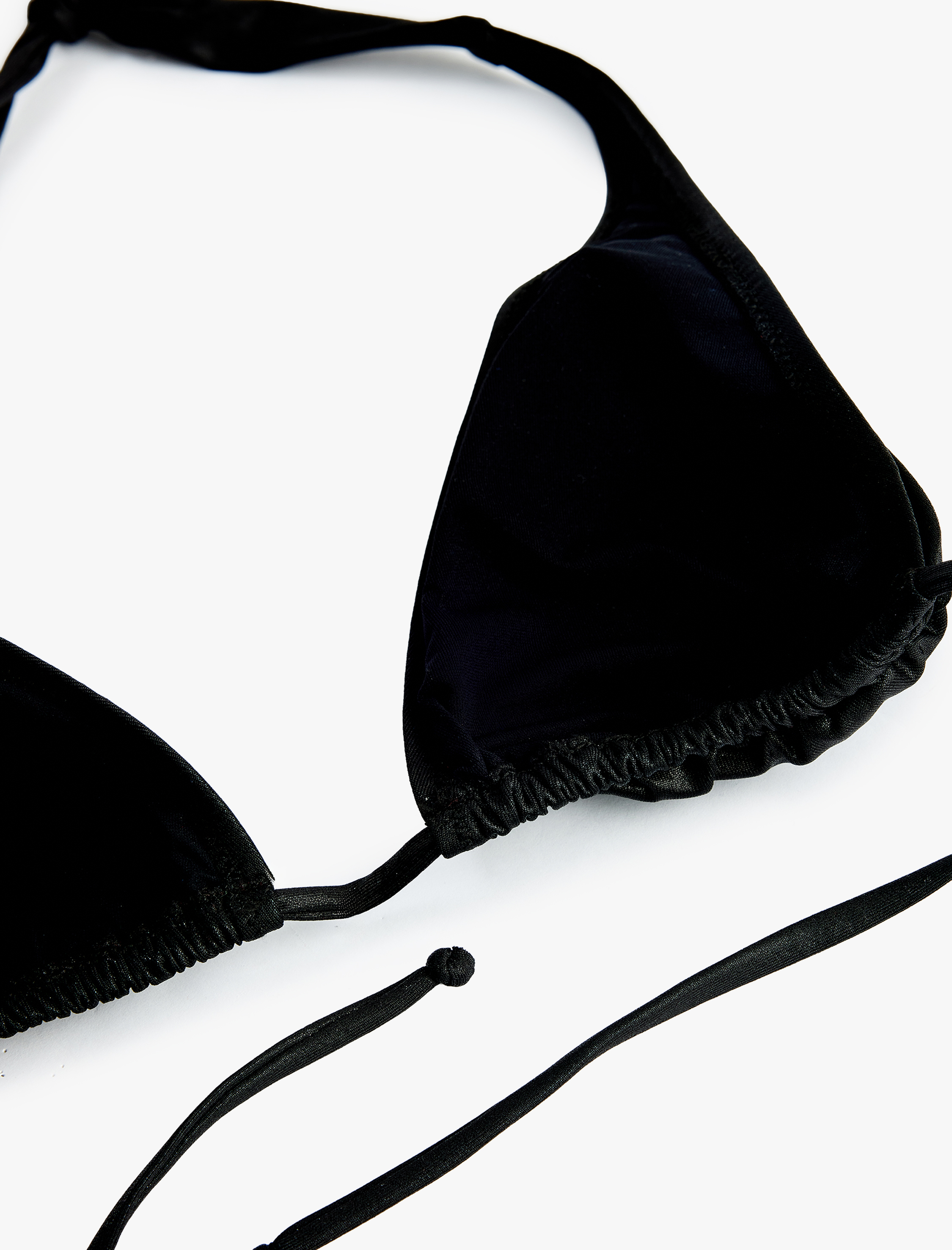   Saten Yüzeyli Parlak Üçgen Bikini Üstü