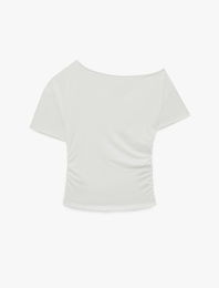 Regular Fit Kısa Kollu Viskon Karışımlı Drapeli Omzu Açık Tişört