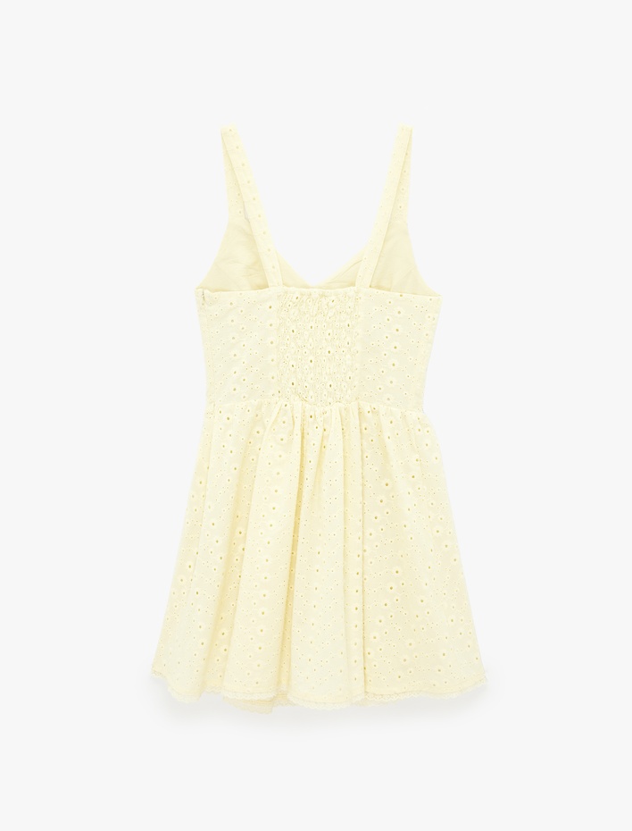  Pamuklu V Yaka Brodeli Askılı Mini Elbise