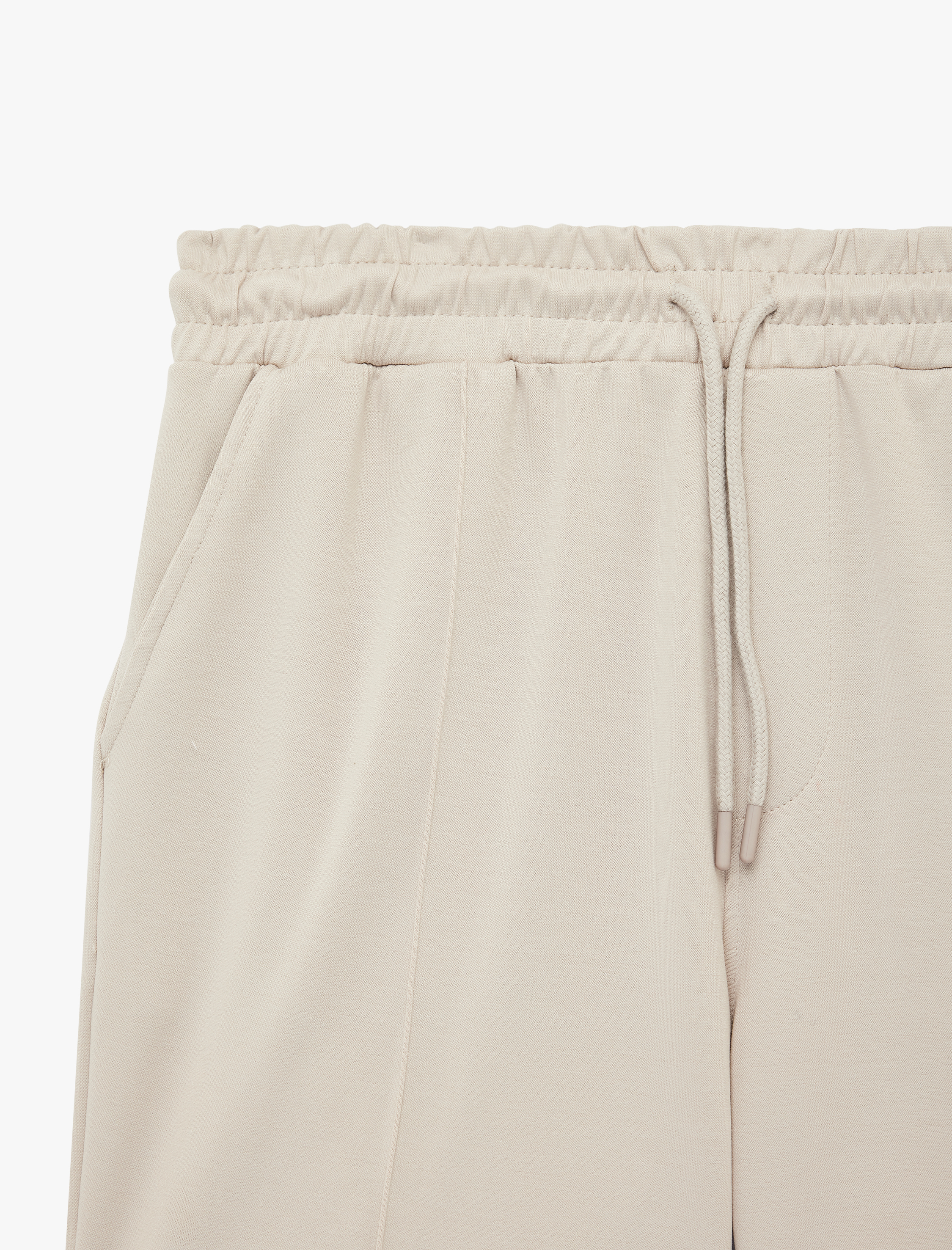   Regular Fit Cepli Viskon Karışımlı Bermuda Beli Bağcıklı Şort