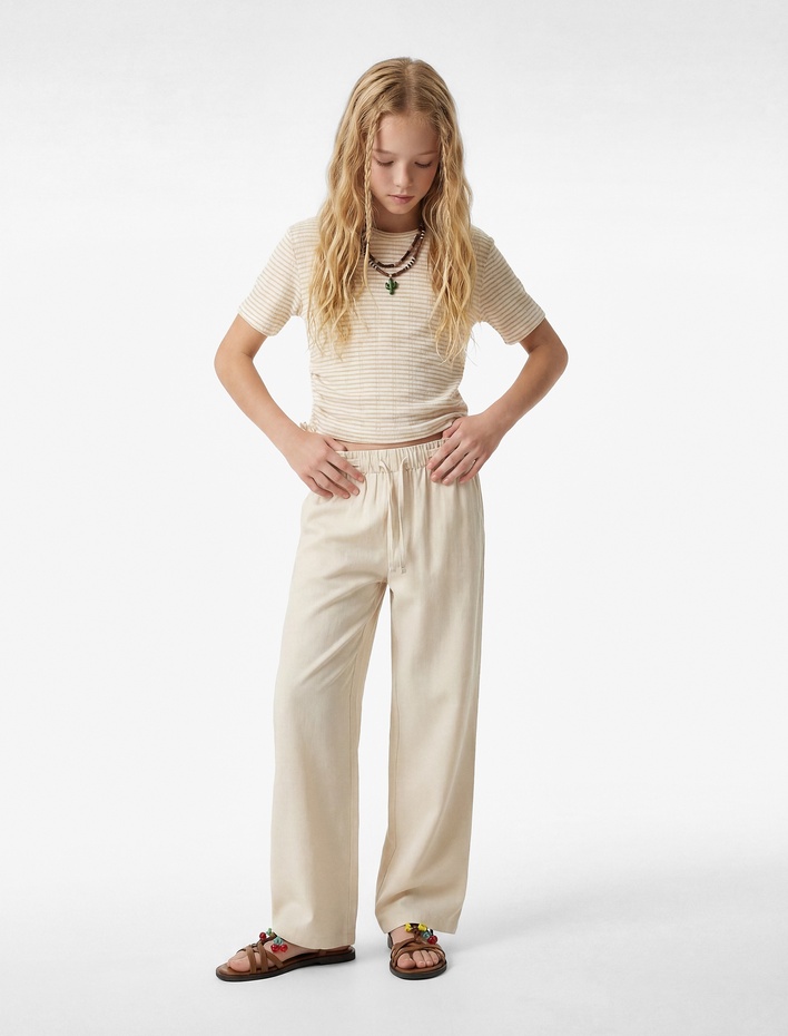 Kız Çocuk Pamuklu Slim Fit Kısa Kollu Bisiklet Yaka Yandan Büzgü Detaylı Çizgili Crop Tişört