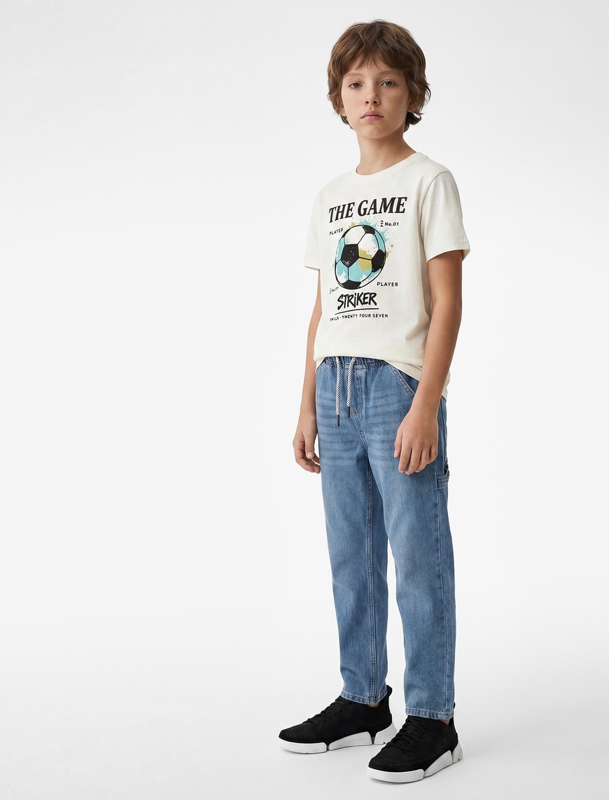 Koton Bisiklet Yaka Kısa Kollu Pamuklu Futbol Temalı Baskılı Oversize T-Shirt