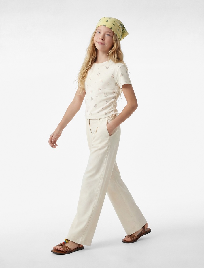 Kız Çocuk Pamuklu Bisiklet Yaka Büzgü Detaylı Kısa Kollu Çiçekli Tişört