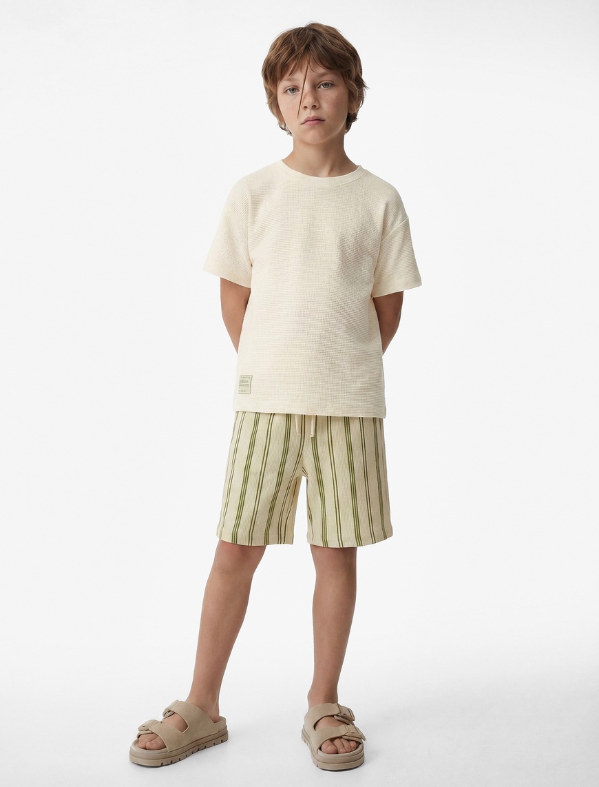 Koton Etiket Detaylı Kısa Kollu Bisiklet Yaka Oversize T-Shirt