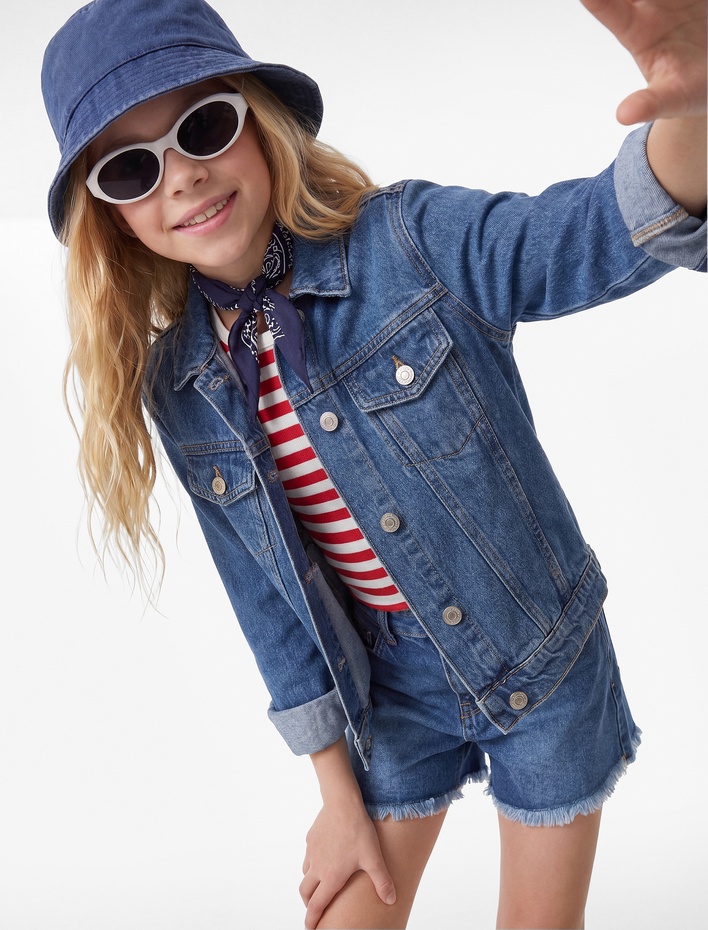 Kız Çocuk Cepli Bol Kesim Püsküllü Paça Pamuklu Jean Şort