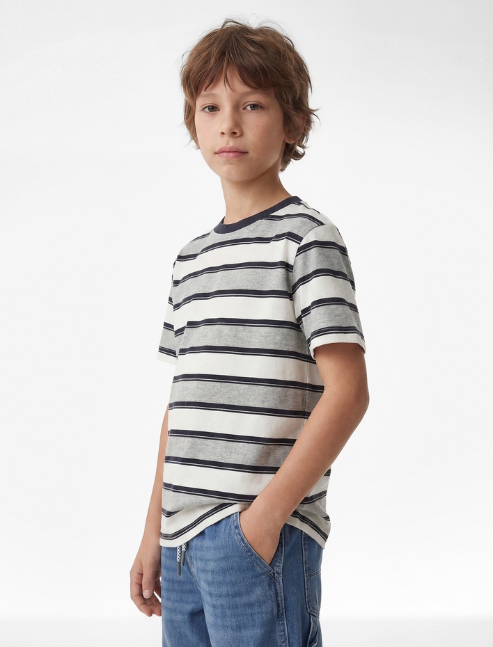 Erkek Çocuk Kısa Kollu Bisiklet Yaka Çizgili Oversize Tişört