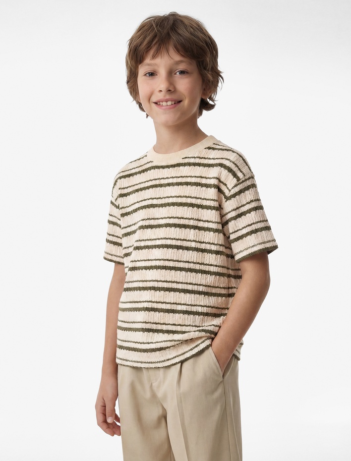 Erkek Çocuk Kısa Kollu Bisiklet Yaka Çizgili Oversize Tişört