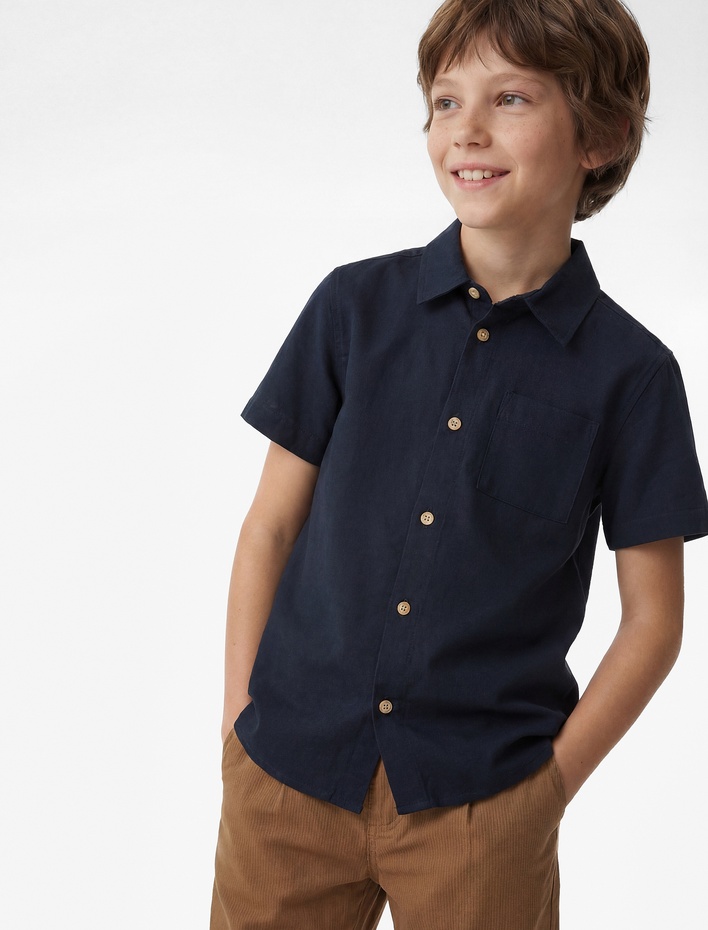 Erkek Çocuk Cepli Düğmeli Klasik Yaka Keten ve Viskon Karışımlı Kısa Kollu Gömlek