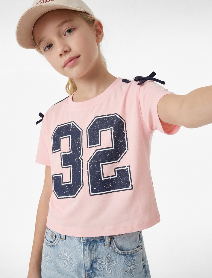 Kız Çocuk Pamuklu Kısa Kollu Fiyonk Detaylı Bisiklet Yaka Baskılı Tişört