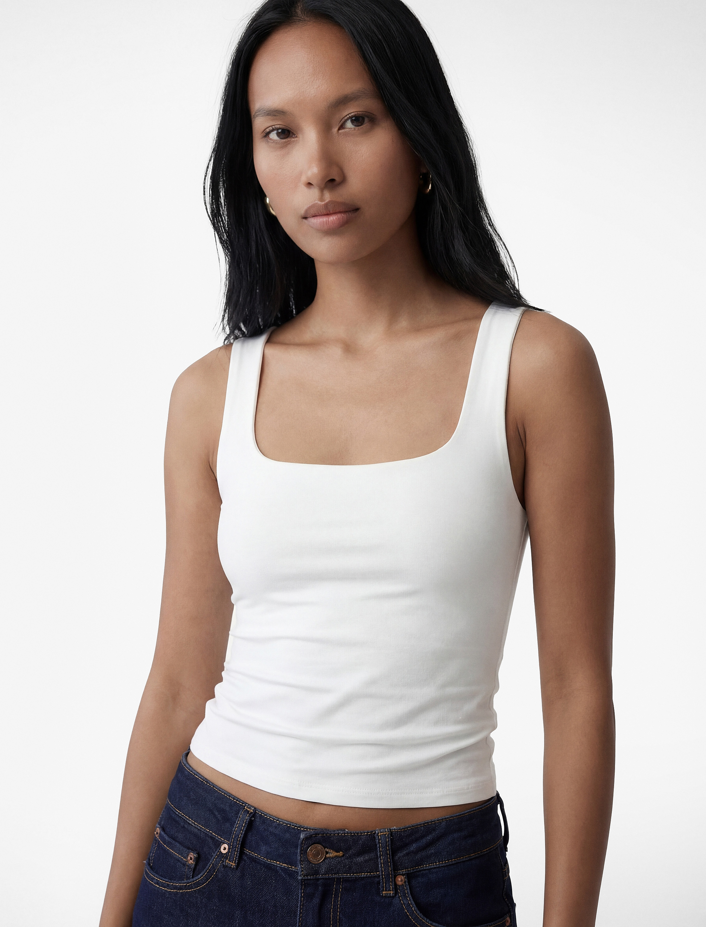   Slim Fit Yuvarlak Yaka Kolsuz Top