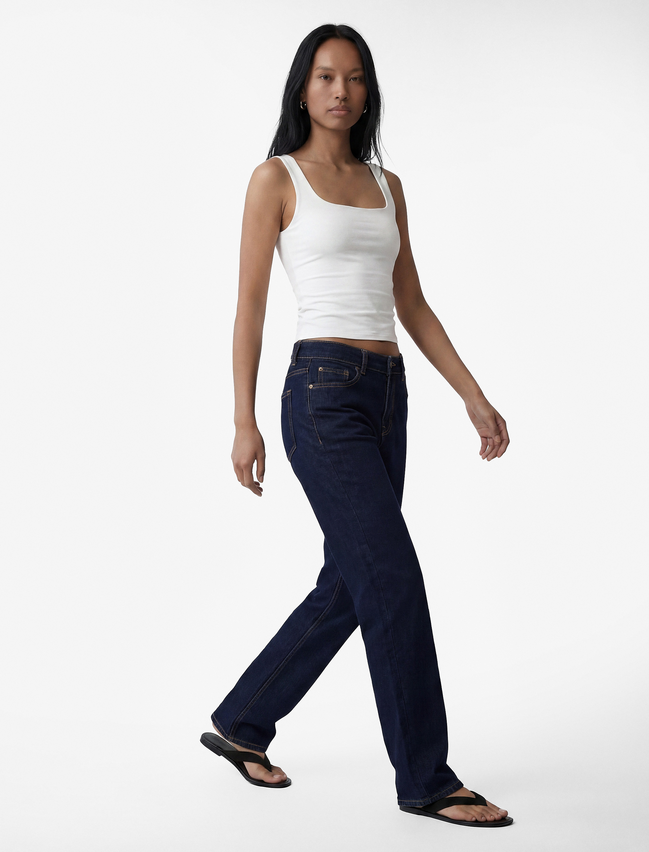   Slim Fit Yuvarlak Yaka Kolsuz Top
