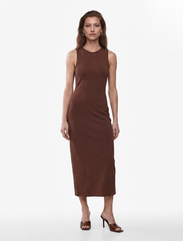  Viskon Karışımlı Slim Fit Yırtmaçlı Kolsuz Bisiklet Yaka Bodycon Kalem Uzun Elbise