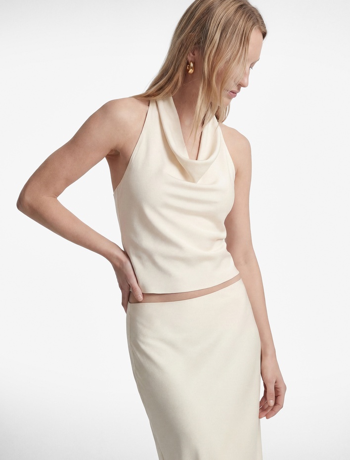  Sırt Dekolteli Degaje Yaka Saten Bluz