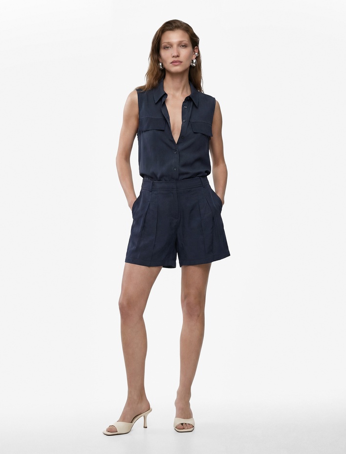  Parlak Cupro Kumaş Pileli Cepli Rahat Kalıp Mini Şort