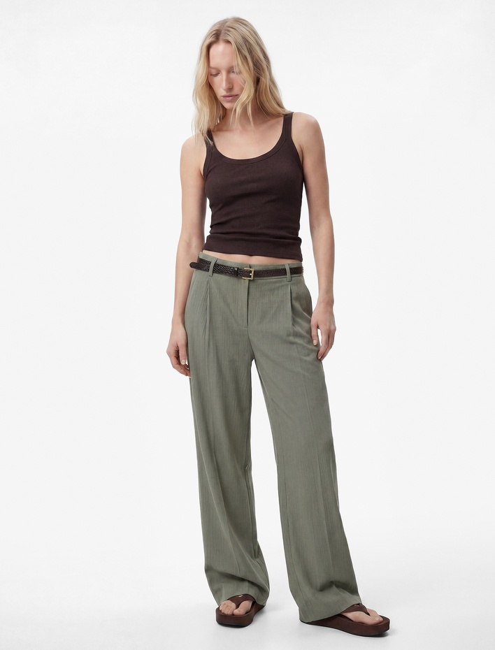  Viskon Kumaş Pile Detaylı Cepli Düz Geniş Paça Kemerli Palazzo Pantolon