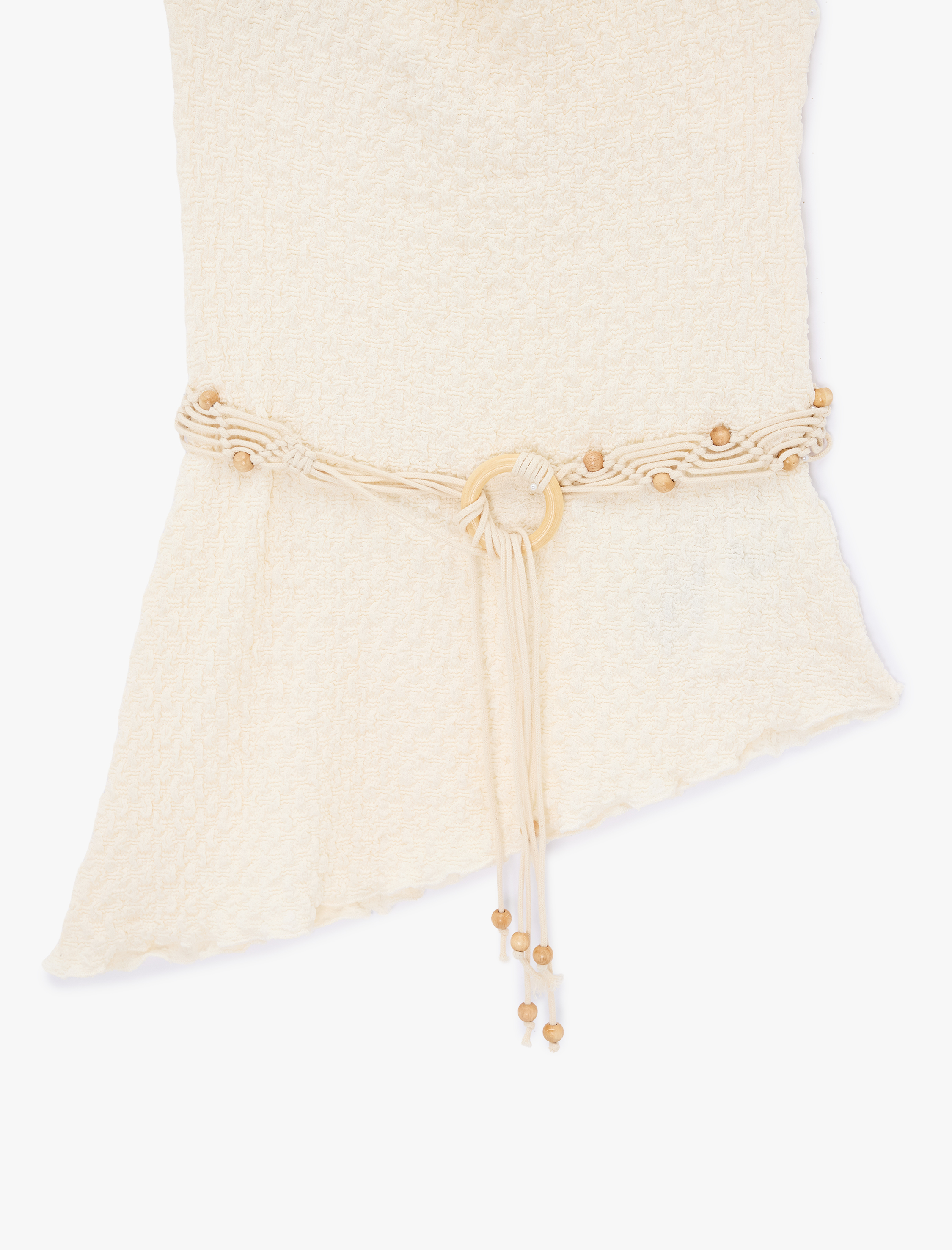   Bürümcük Kumaş Sırt Dekolteli Asimetrik Kesim Dökümlü Yaka Kemerli Bluz