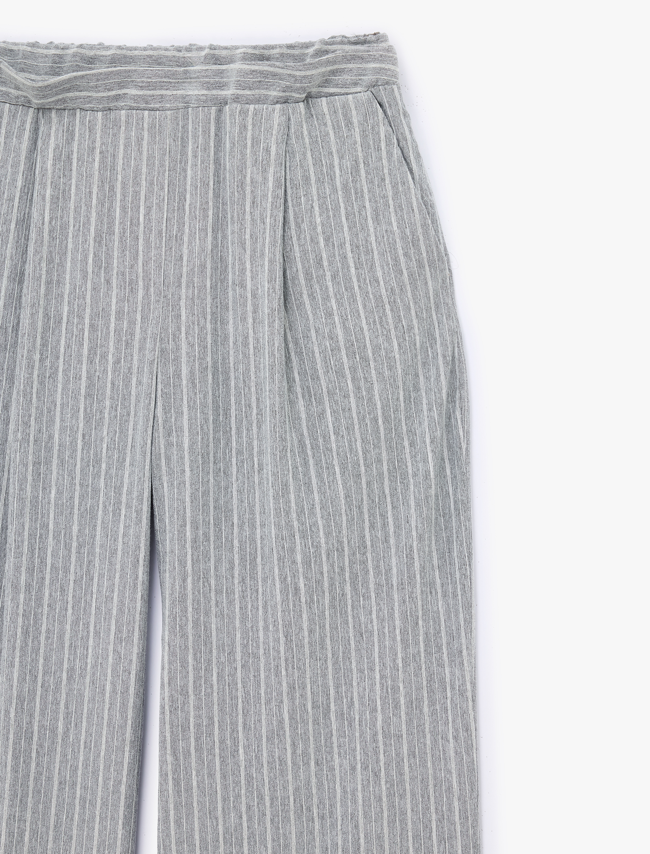   Viskon Karışımlı Cepli Pile Detaylı Düz Bol Paça Çizgili Kumaş Pantolon