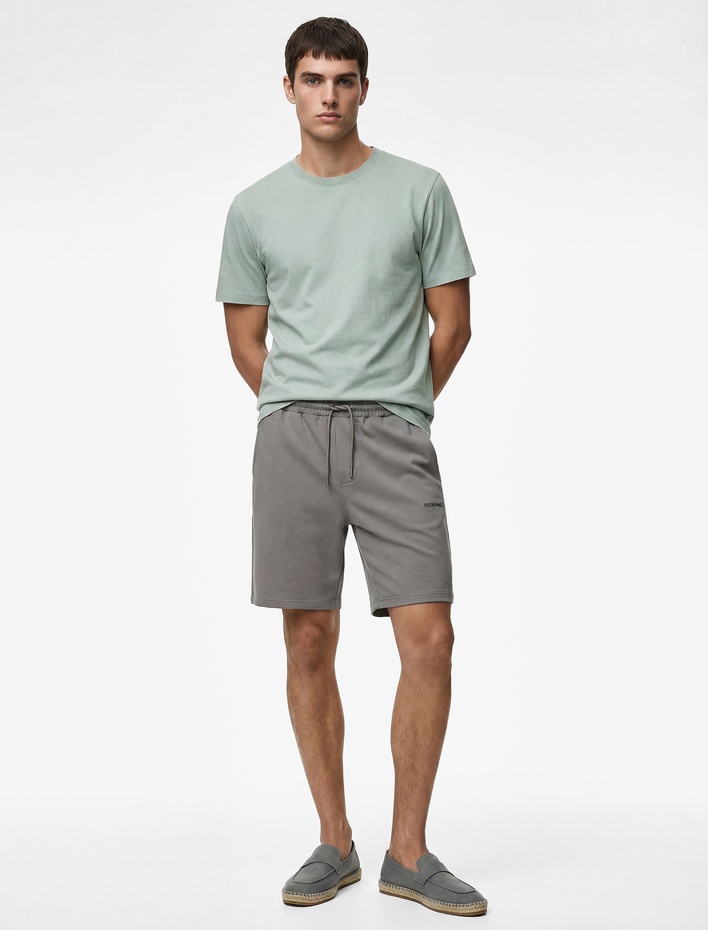  Pamuklu Cep Detaylı Beli Bağcıklı Baskılı Bermuda Şort