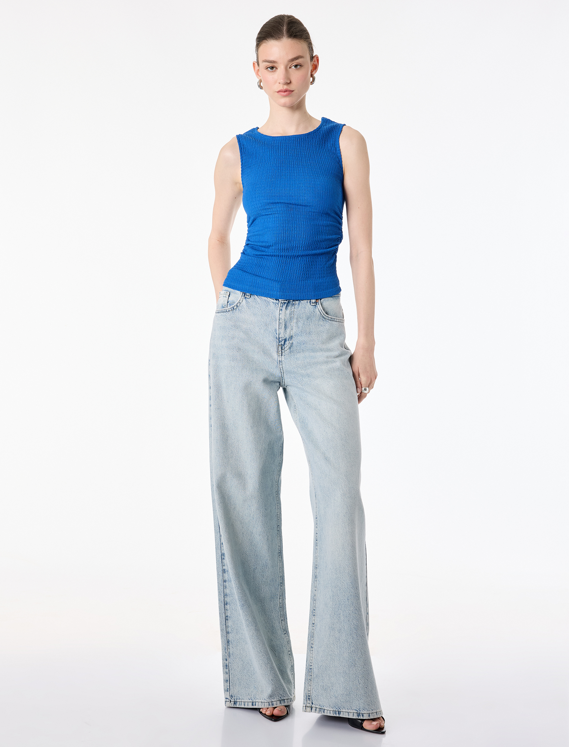   Bürümcük Kumaş Dokulu Slim Fit Kolsuz Bisiklet Yaka Kobalt Atlet
