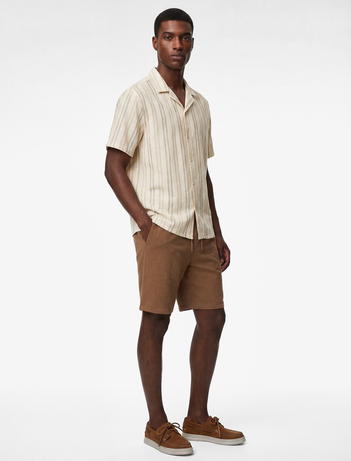  Regular Fit Kısa Kollu Devrik Yaka Pamuklu Çizgili Gömlek