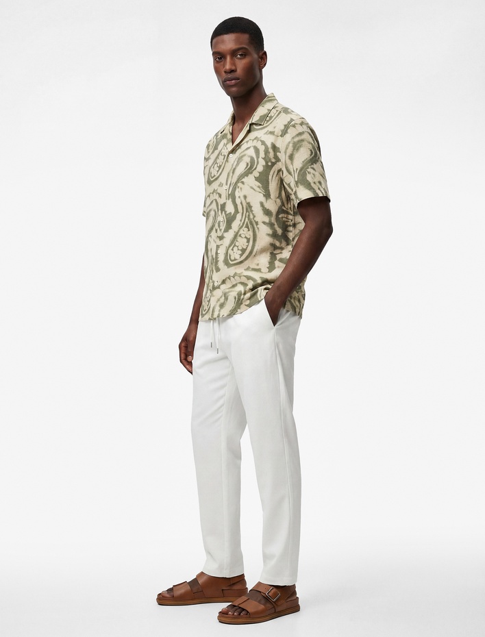  Regular Fit Devrik Yaka Viskon Kısa Kollu Batik Desenli Gömlek