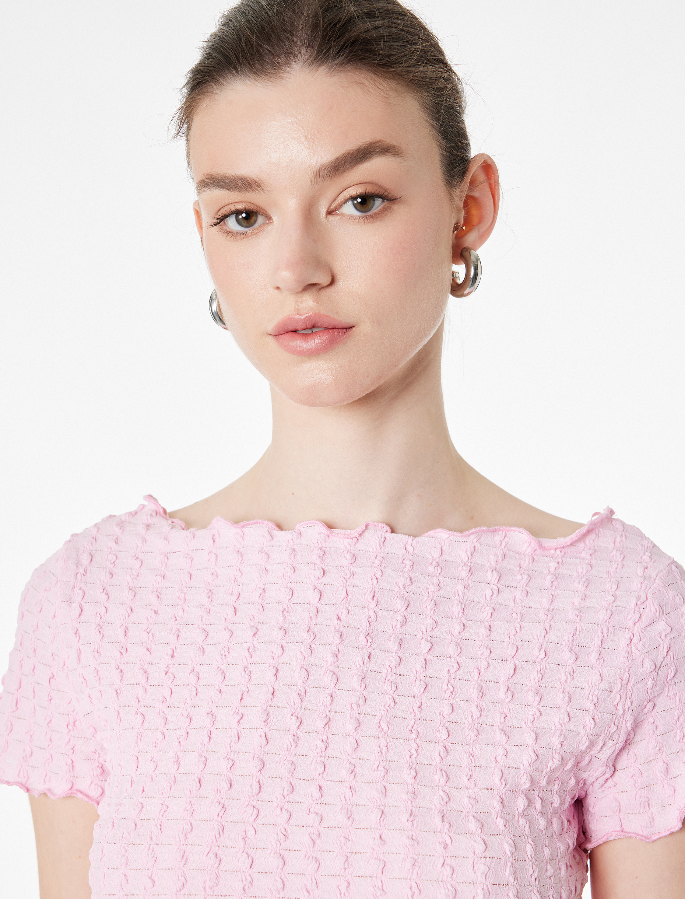   Bürümcük Kumaş Slim Fit Kısa Kollu Omzu Açık Kayık Yaka Bluz