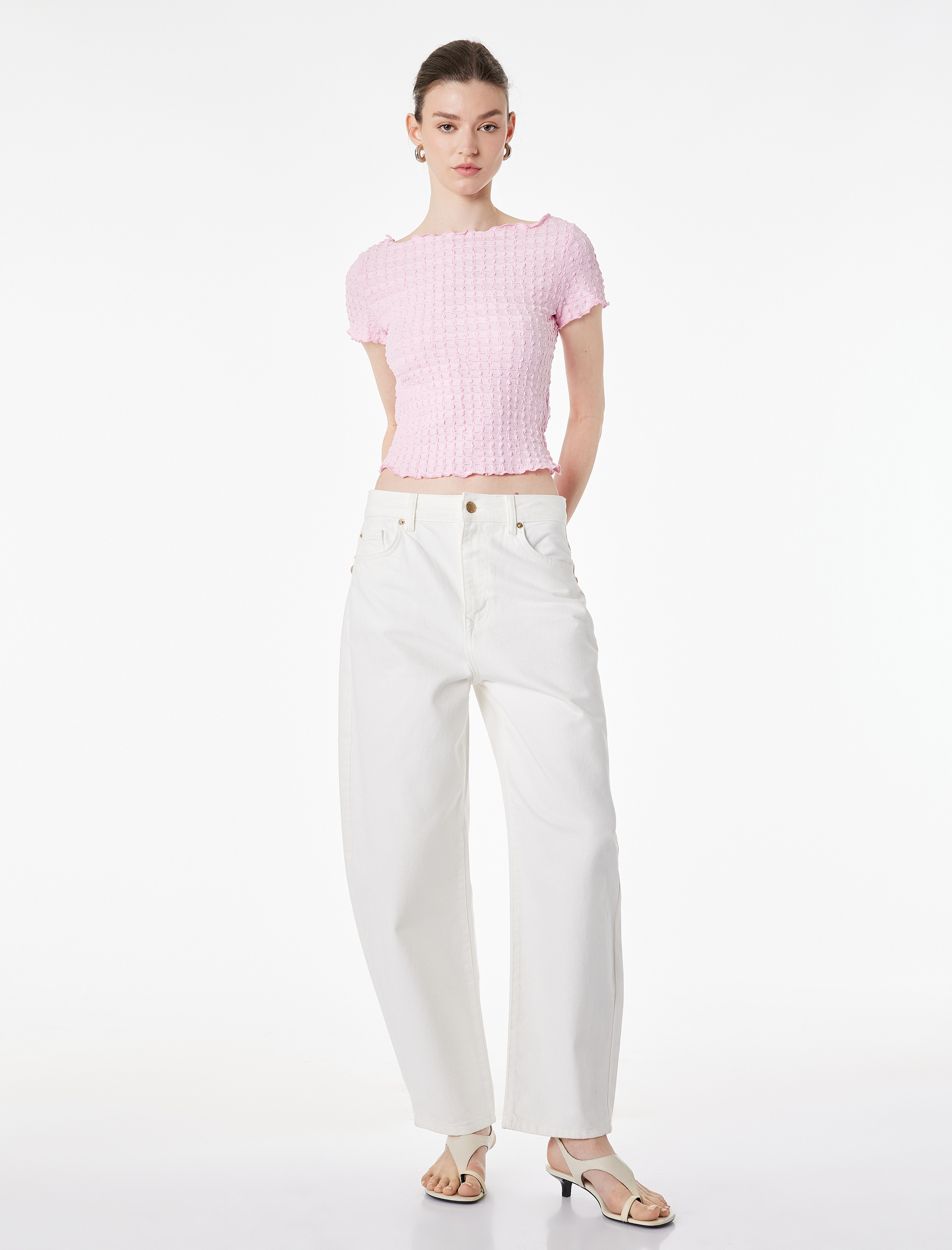   Bürümcük Kumaş Slim Fit Kısa Kollu Omzu Açık Kayık Yaka Bluz