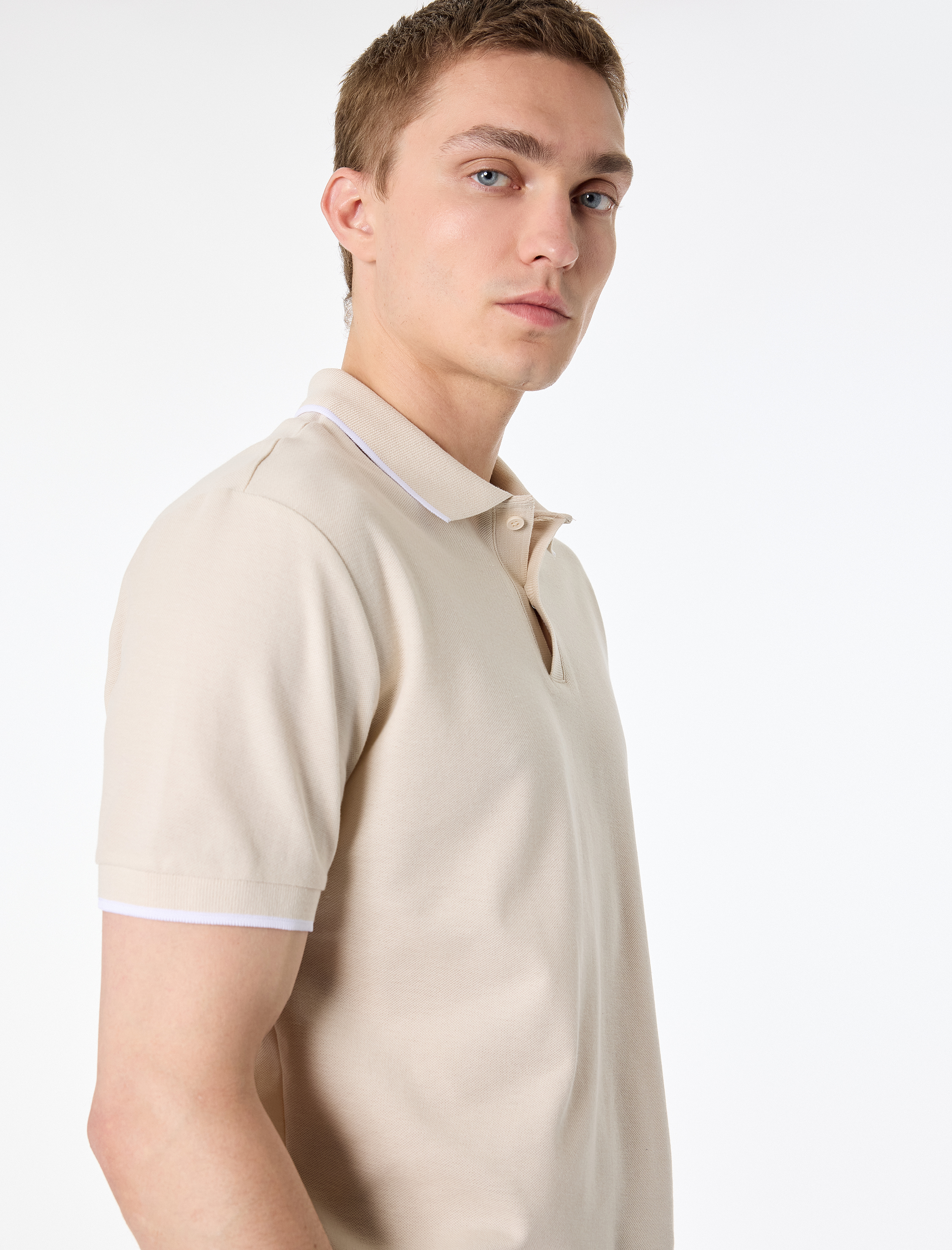   Kısa Kollu Pamuklu Pike Kumaş Düğmeli Polo Yaka Slim Fit Tişört