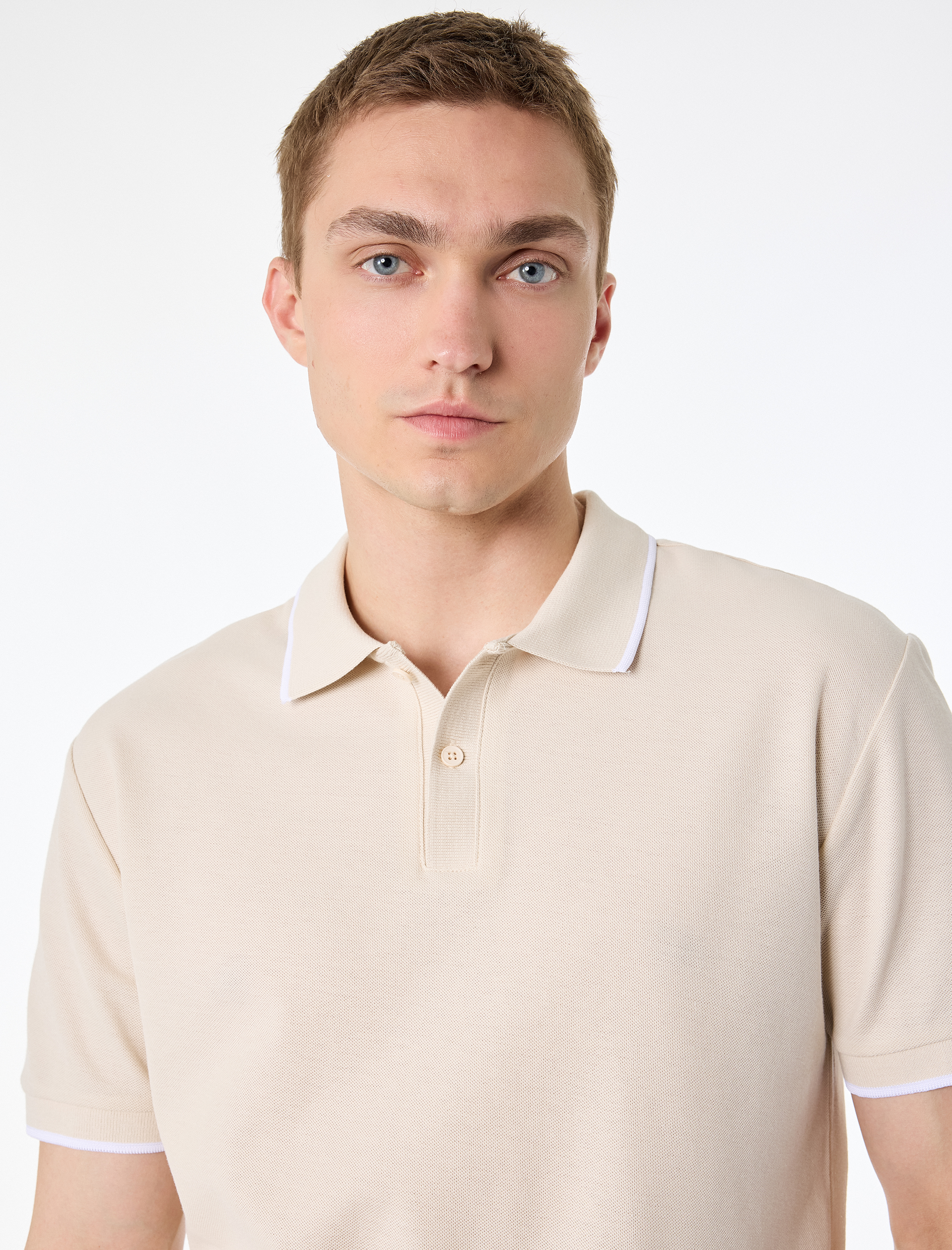   Kısa Kollu Pamuklu Pike Kumaş Düğmeli Polo Yaka Slim Fit Tişört