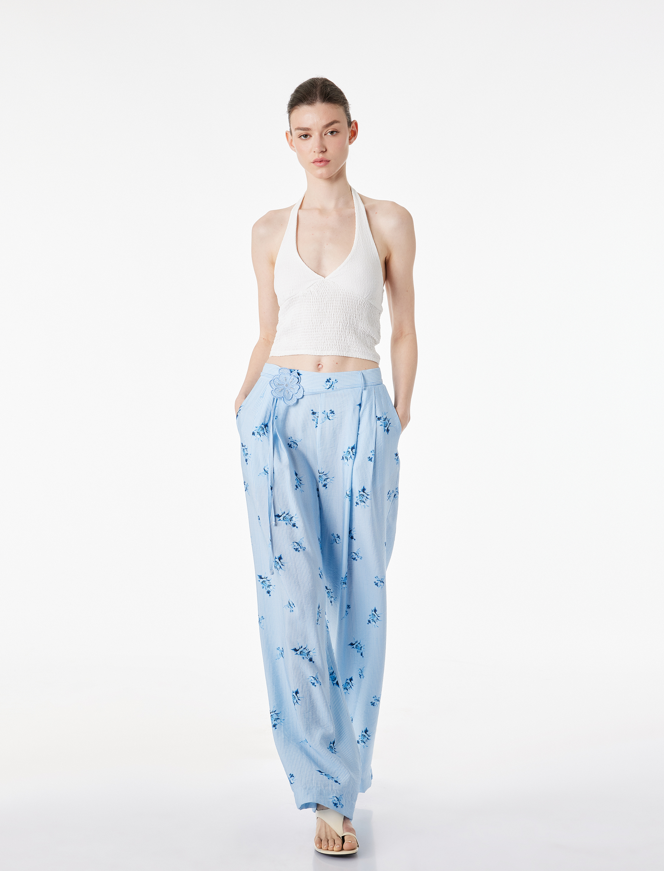   Viskon Salda Kumaş Aplike Kemer Detaylı Çiçekli Çizgili Pantolon