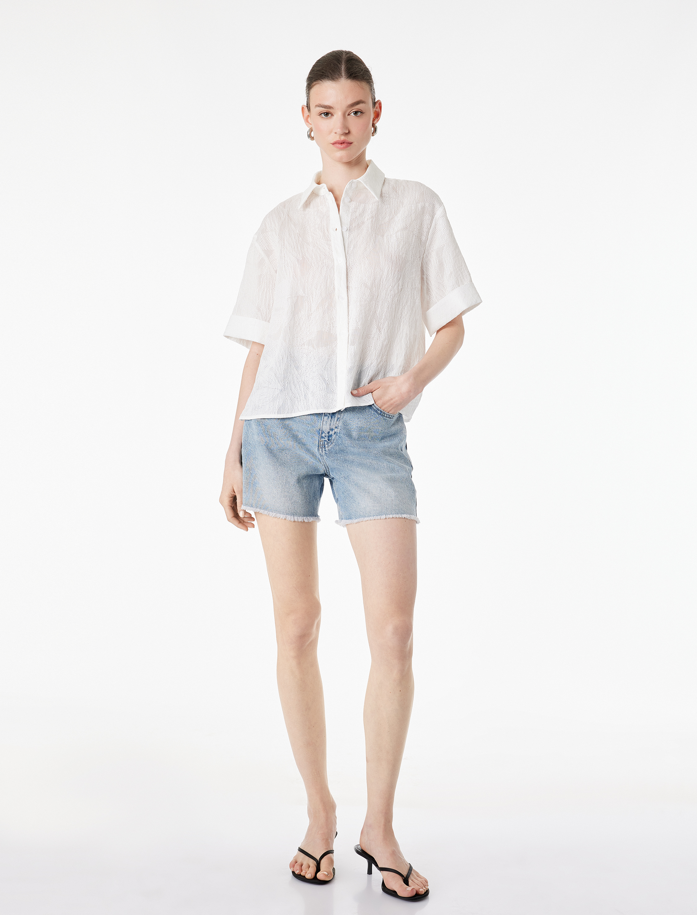   Viskon Karışımlı Yarı Transparan Klasik Yaka Kısa Kollu Gömlek