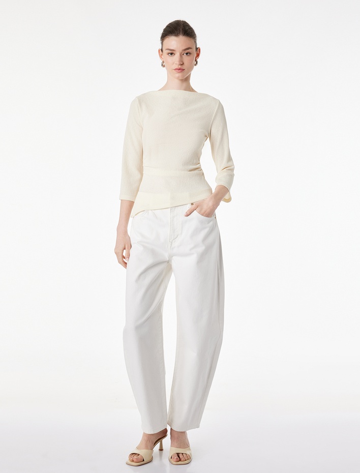  Krep Kumaş Slim Fit Drape Detaylı Asimetrik Kesim Yuvarlak Kayık Yaka Tişört