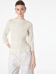 Krep Kumaş Slim Fit Drape Detaylı Asimetrik Kesim Yuvarlak Kayık Yaka Tişört