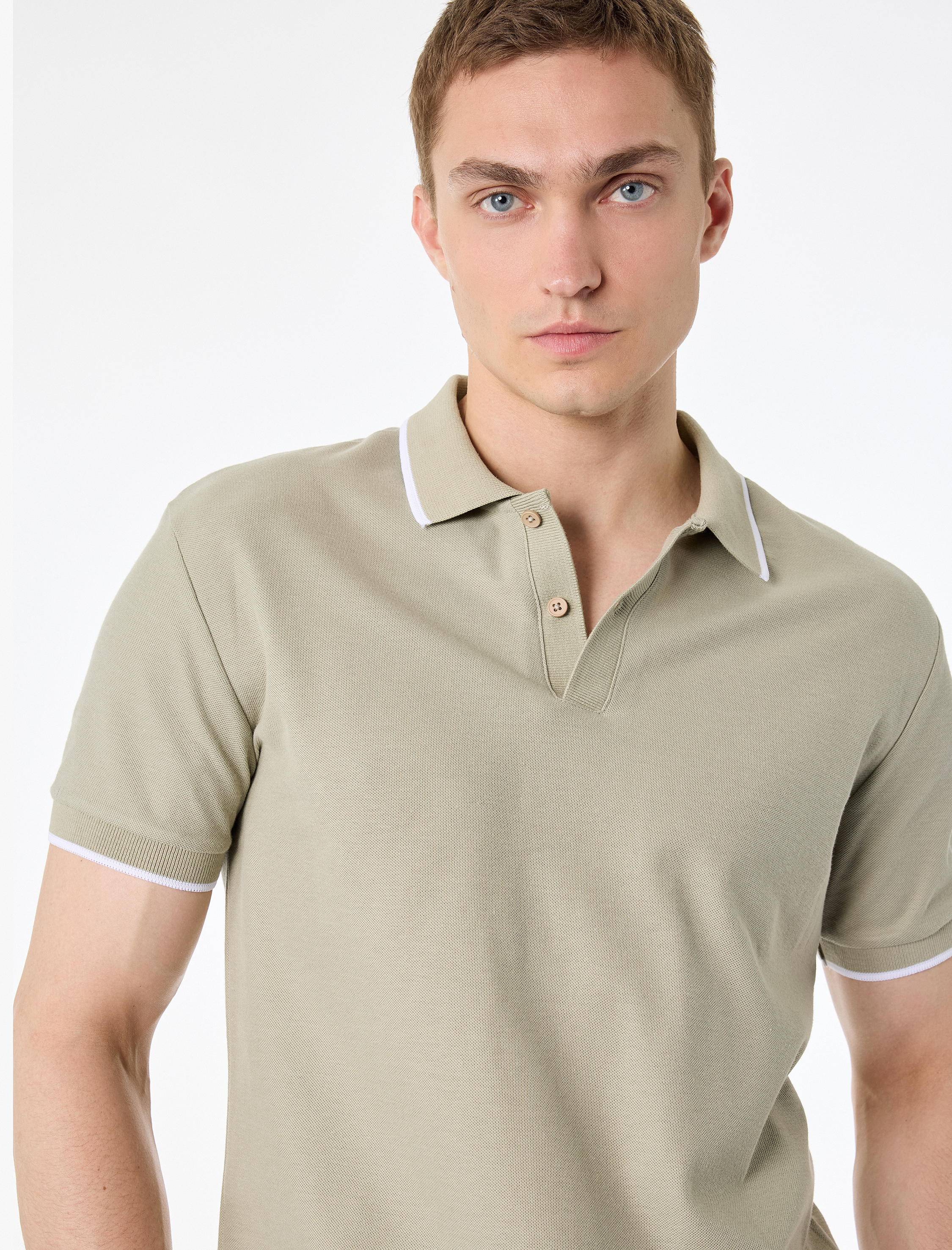   Kısa Kollu Pamuklu Pike Kumaş Düğmeli Polo Yaka Slim Fit Tişört